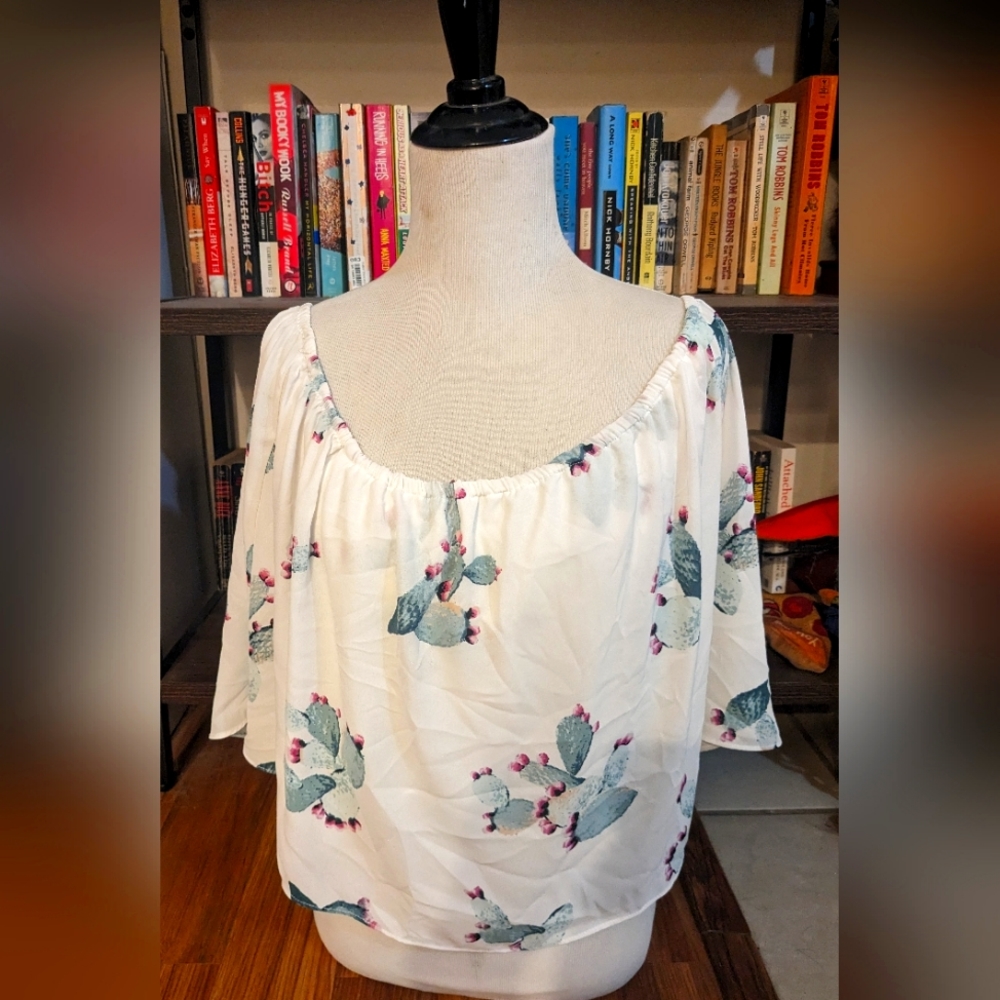 Women's L off the shoulder white blouse